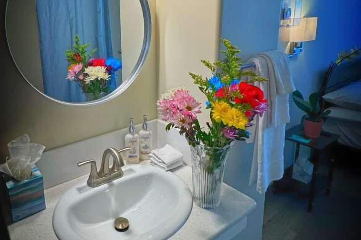 Hochwertige Bettwaren, Daunenbettdecken, Schreibtisch