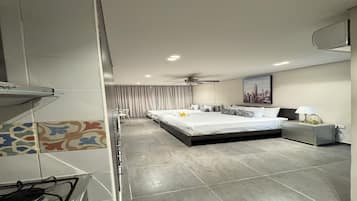 1 habitación, escritorio, wifi gratis y ropa de cama