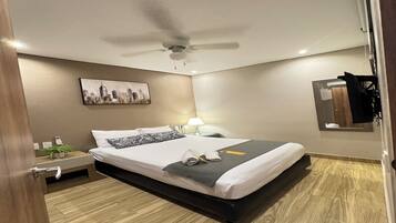 1 bedroom, desk, free WiFi, bed sheets