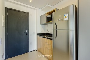 Basic Apartment | Private kitchen - Complete Studio With Self Check-in Cob0710 (São Paulo)