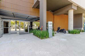 Basic Apartment | Exterior detail