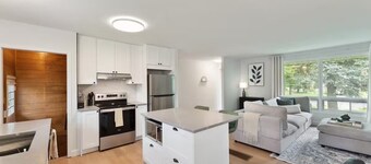 Sophisticated & Warm 4BD | Near Intl Airport