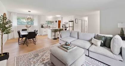 Sophisticated & Warm 4BD | Near Intl Airport