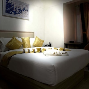 Deluxe Double Room | Free WiFi, bed sheets - The Grand Empire Hotel (Eldoret)