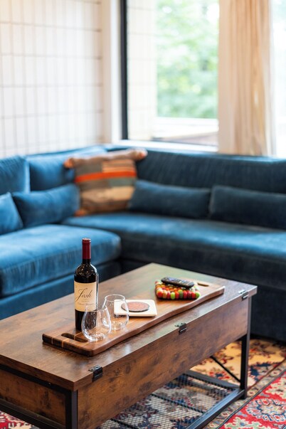 Stylish mountain refuge to relax, hike, ski & dine