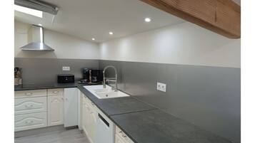 Micro-ondes, plaque de cuisson, lave-vaisselle