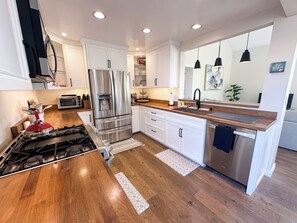 Microwave, oven, stovetop, dishwasher