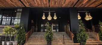 Sela V Hotel