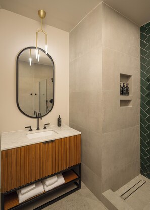Savon, shampoing, papier toilette