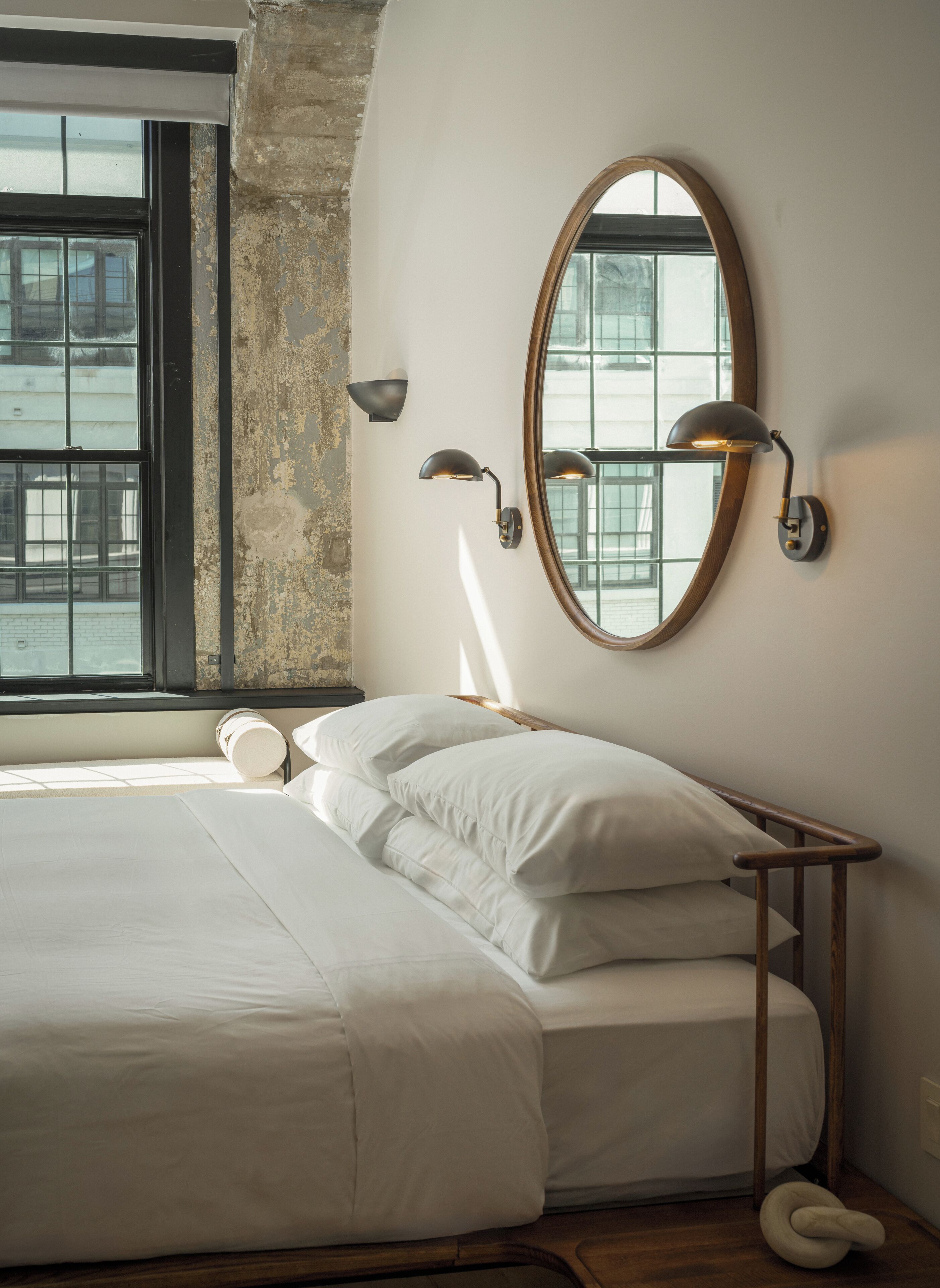 Cortinas blackout, insonorización y tabla de planchar con plancha 