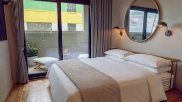 Room, 1 King Bed, Balcony (Harbor) | Egyptian cotton sheets, premium bedding, pillow-top beds, in-room safe
