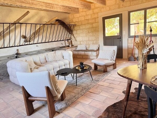 Interior - Camargue, authentic and refined charm (Vauvert)