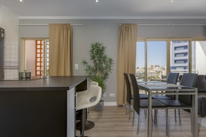 Dining - Studio 17 (Portimão)