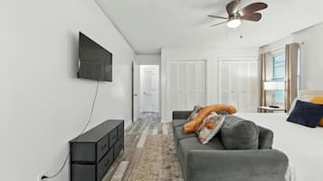 3 makuuhuonetta, silitysrauta/-lauta, Wi-Fi, vuodevaatteet