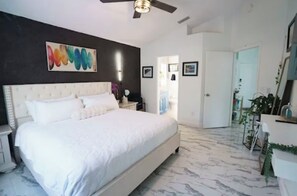 3 chambres, fer et planche à repasser, accès à Internet, literie fournie