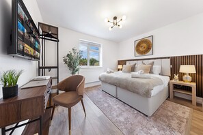 Unclassified image, 4 of 36, button