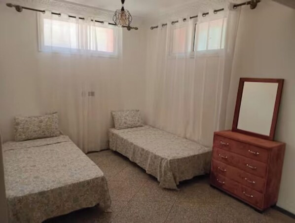 2 bedrooms, WiFi, bed sheets