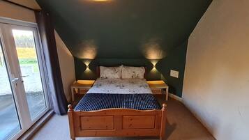5 bedrooms, travel crib, free WiFi, bed sheets