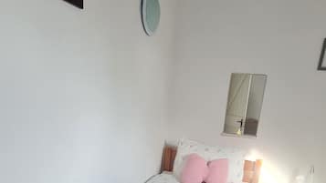 5 makuuhuonetta, vauvan matkasänky, ilmainen Wi-Fi, vuodevaatteet