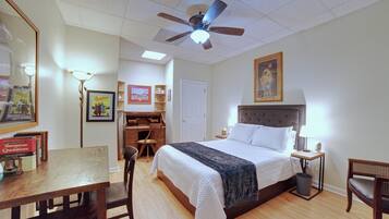 5 bedrooms, desk, iron/ironing board, free WiFi
