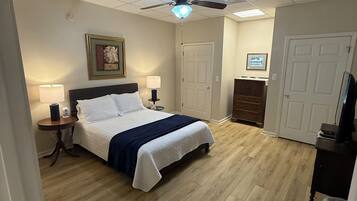 5 bedrooms, desk, iron/ironing board, free WiFi