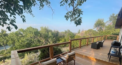 River house you won't want to leave.