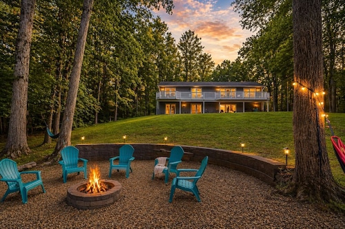 Private Lake Anna Retreat-Dock, Kayaks & Fire Pit