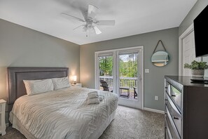 5 bedrooms, iron/ironing board, travel cot, WiFi