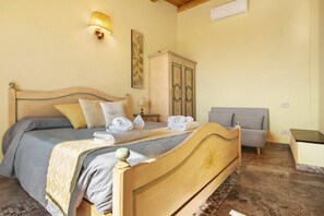 1 chambre, fer et planche Ă repasser, Wi-Fi, draps fournis