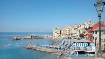 Una spiaggia nelle vicinanze
