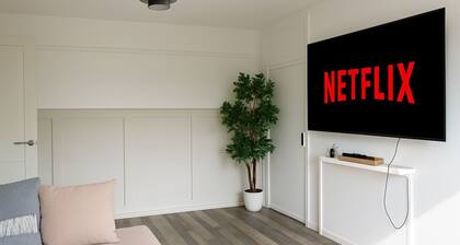 FREE Parking 2-Bedroom Apartment In The Centre of Wimbledon!