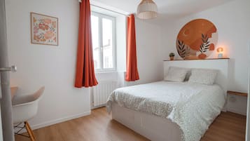 1 bedroom, iron/ironing board, WiFi, bed sheets