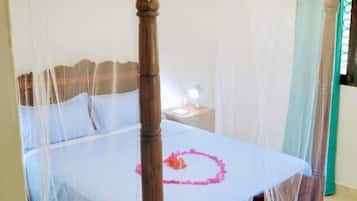 Quarto casal, 1 cama Queen | Wi-Fi de cortesia, acesso para cadeiras de rodas