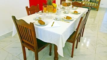 Free daily buffet breakfast