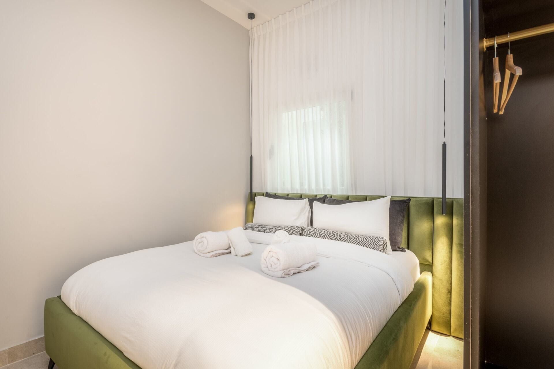 1 dormitorio, tabla de planchar con plancha, wifi gratis y ropa de cama