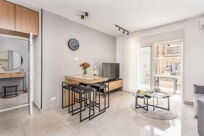 Machane Yehuda 3 - One Bedroom Apartment, Sleeps 4