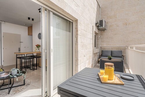 Machane Yehuda 9 - One Bedroom Apartment, Sleeps 4