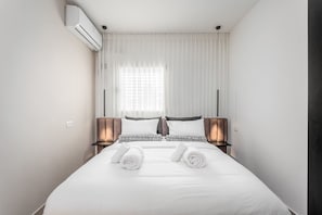 1 habitación, tabla de planchar con plancha, wifi gratis y ropa de cama 