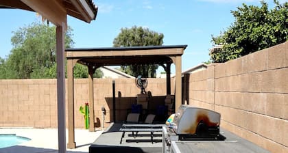 Centrally Located Oasis. Enjoy Golf, Shopping, football & Spring Training