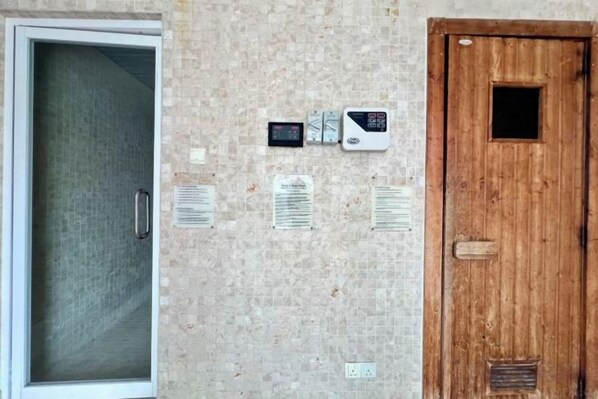 Unclassified image, 1 of 14, button