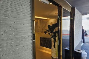 Unclassified image, 4 of 9, button - Dayeon Grandis Hotel (Busan)