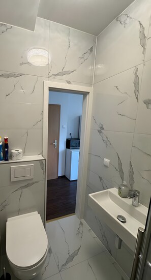 Douche, serviettes fournies