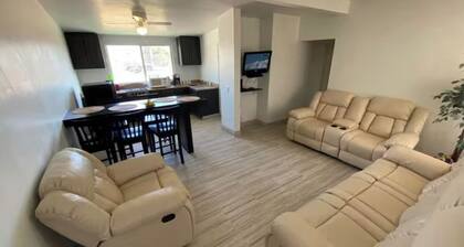 Family Apartment & Free Parking!