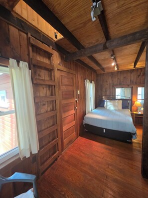 5 soverom, strykejern/-brett, wi-fi og sengetøy