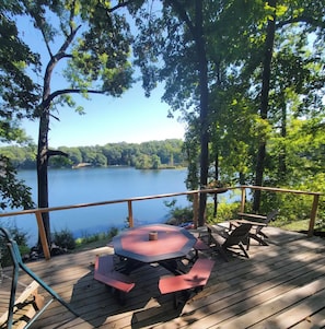Outdoor dining - Lakefront Fun on Papakeechie - Kayaks & More! (Syracuse)