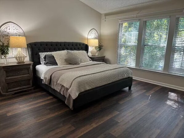 3 soverom, strykejern/-brett, wi-fi og sengetøy