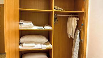 Iron/ironing board, free WiFi