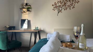 3 bedrooms, Internet
