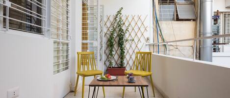 Apartamento, vista para a cidade | Sacada