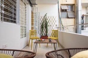 Apartamento, vistas a la ciudad | Balcón